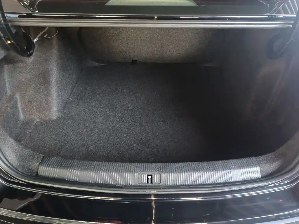 VOLKSWAGEN BORA 2018
