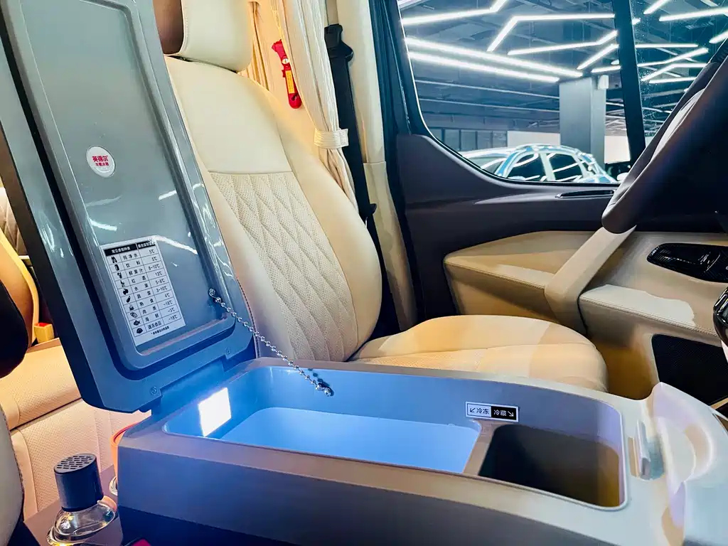 FORD TRANSIT 2022