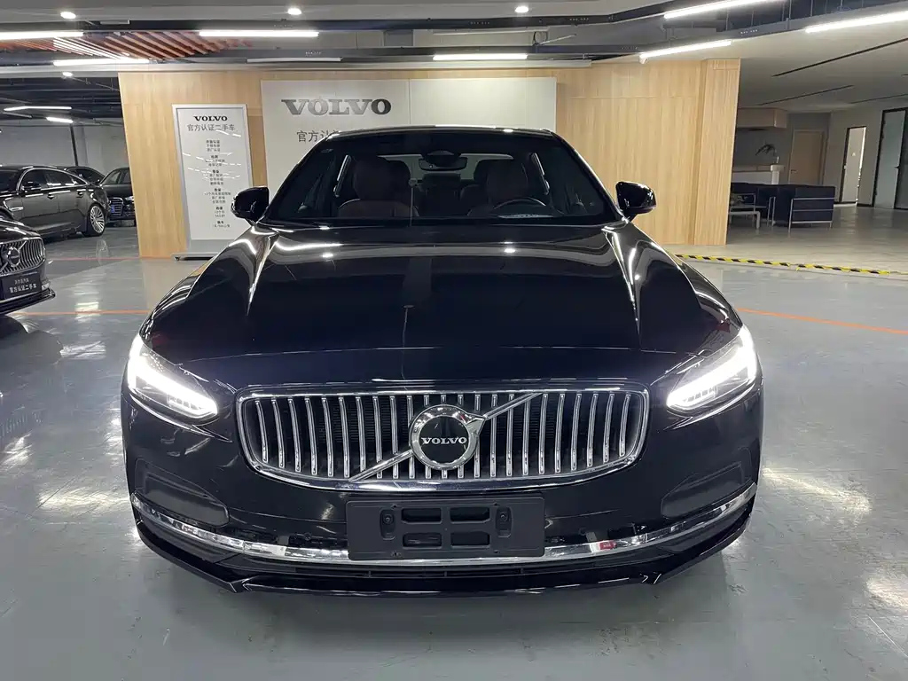 VOLVO S90 2022