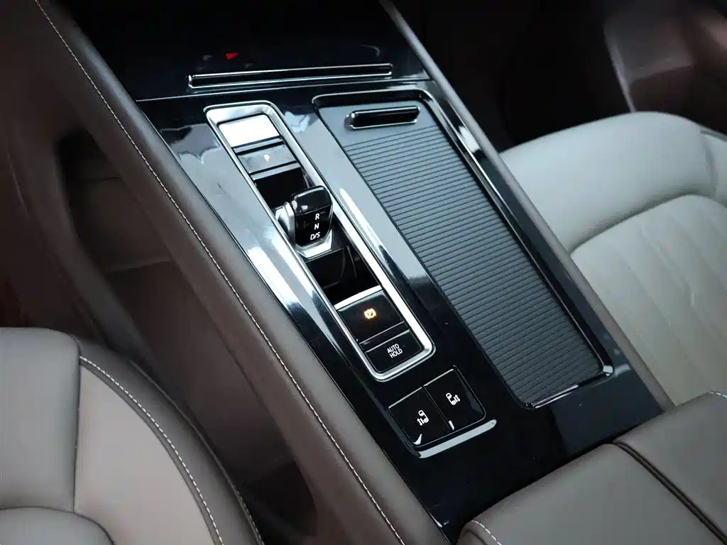 VOLKSWAGEN VILORAN 2024