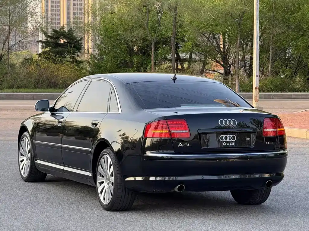 AUDI A8 2010