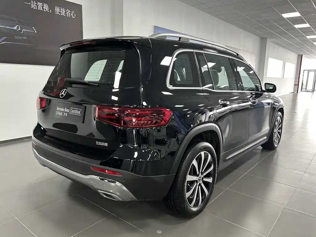 MERCEDES BENZ GLB 2024