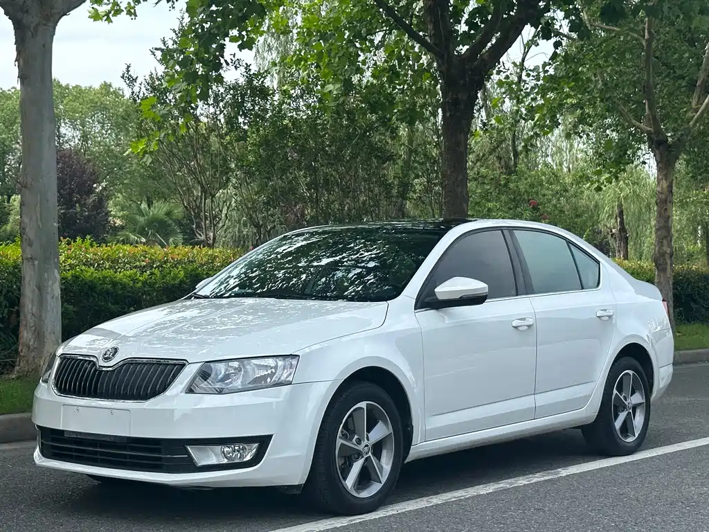 SKODA OCTAVIA 2016