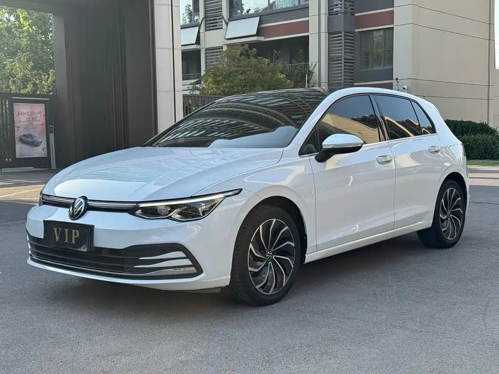 VOLKSWAGEN GOLF 2021
