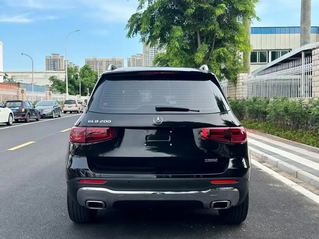 MERCEDES BENZ GLB 2024