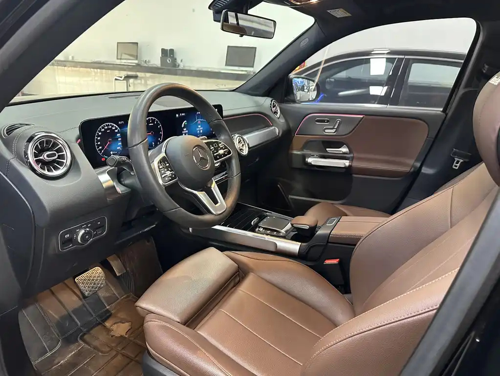MERCEDES BENZ GLB 2023
