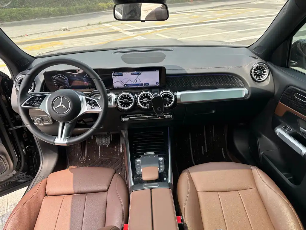 MERCEDES BENZ GLB 2024