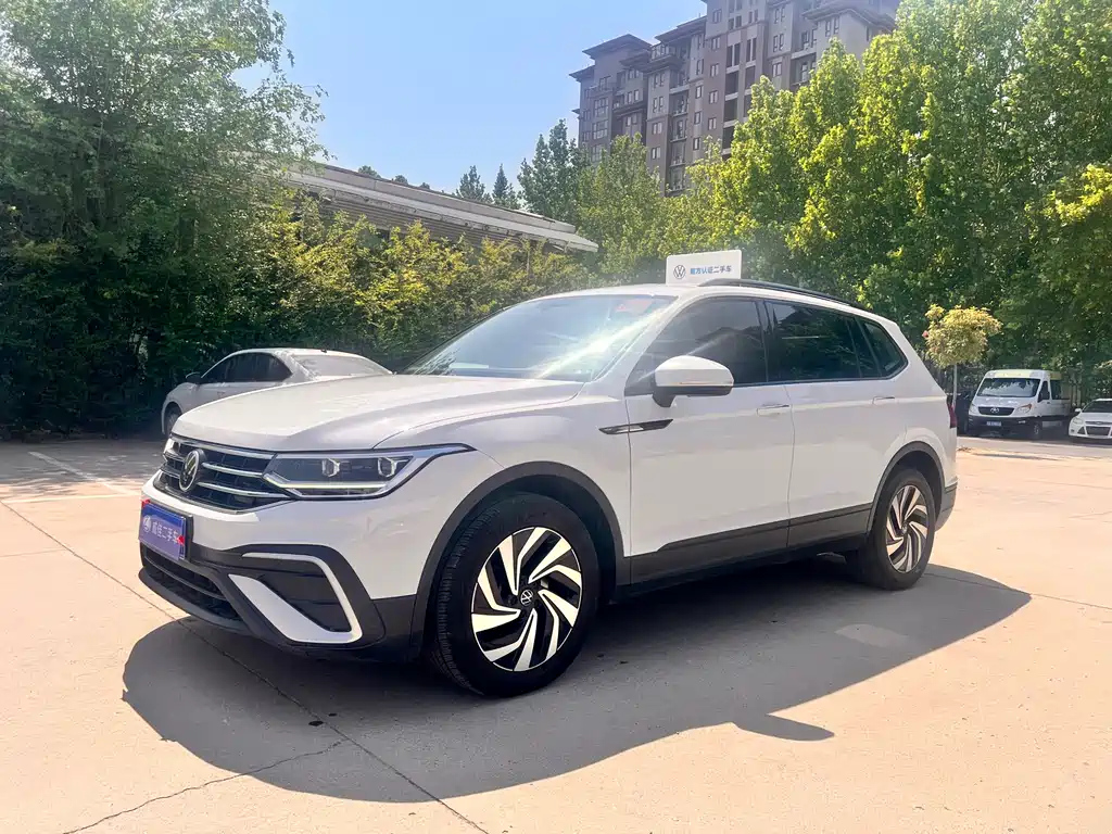 VOLKSWAGEN TIGUAN L 2022