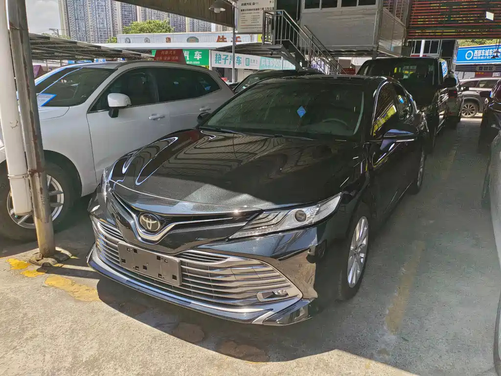 TOYOTA CAMRY 2019