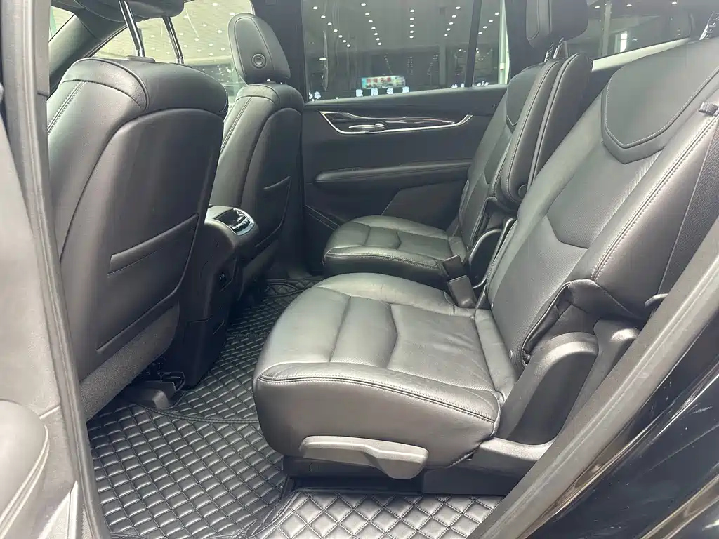 CADILLAC XT6 2021