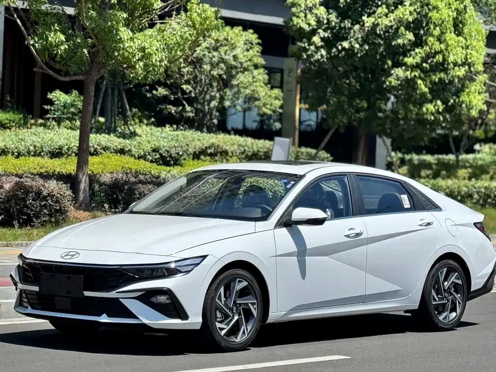 HYUNDAI ELANTRA 2023