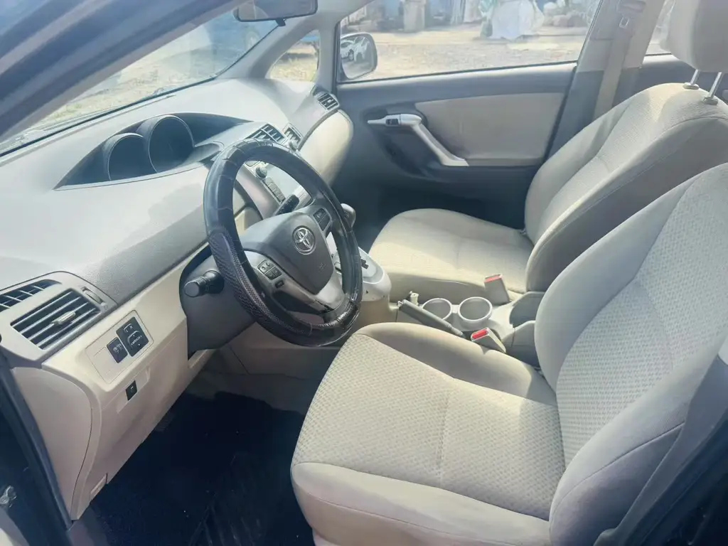 TOYOTA ESCAPE 2014