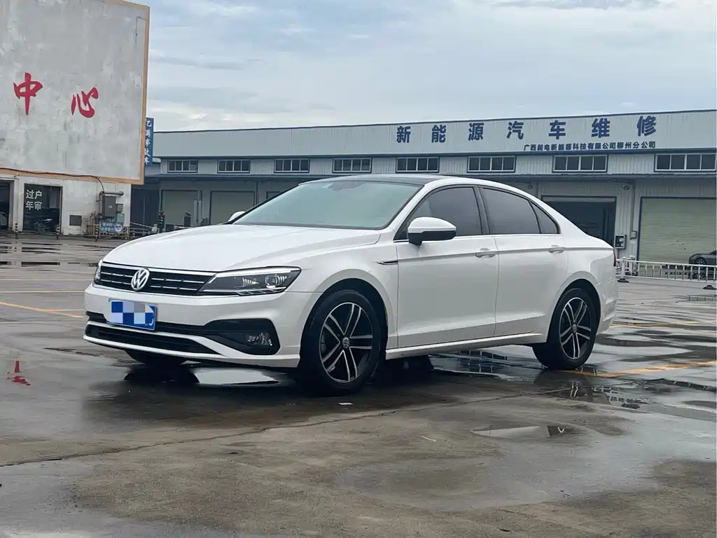 VOLKSWAGEN LAMANDO 2019