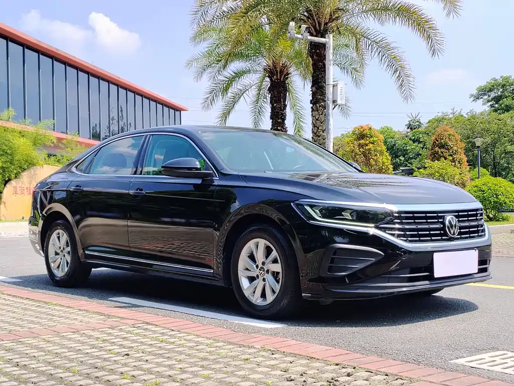 VOLKSWAGEN PASSAT 2022