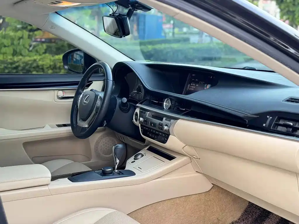 LEXUS ES 2014