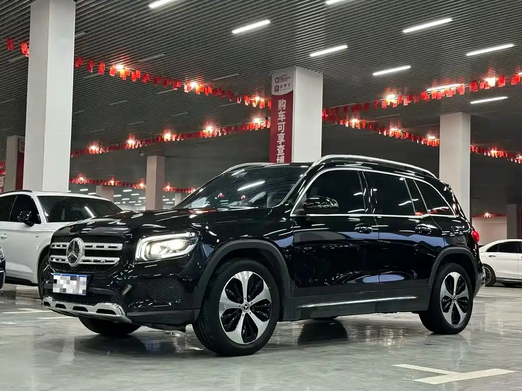 MERCEDES BENZ GLB
