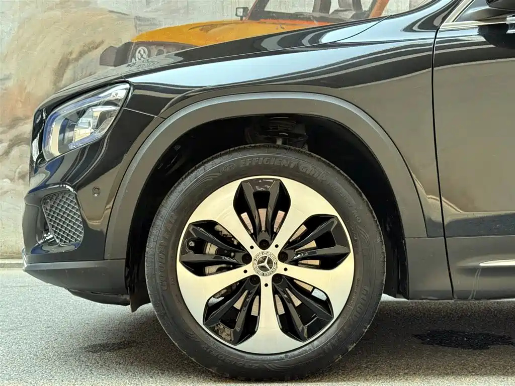 MERCEDES BENZ GLB 2023