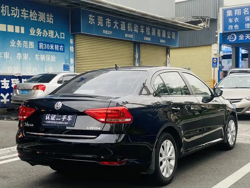VOLKSWAGEN LAVIDA 2016