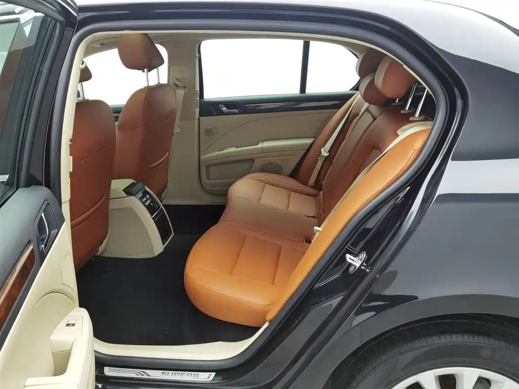 SKODA SUPERB 2013