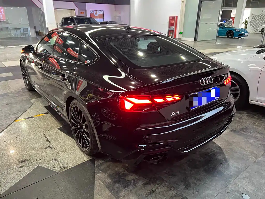 AUDI A5 2024
