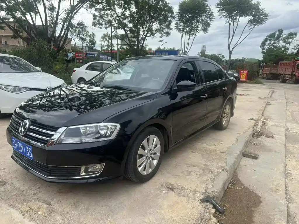 VOLKSWAGEN LAVIDA 2013