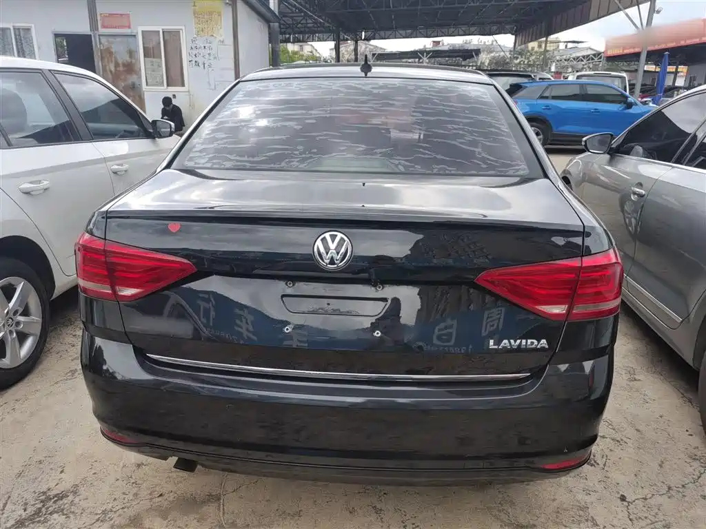 VOLKSWAGEN LAVIDA 2017