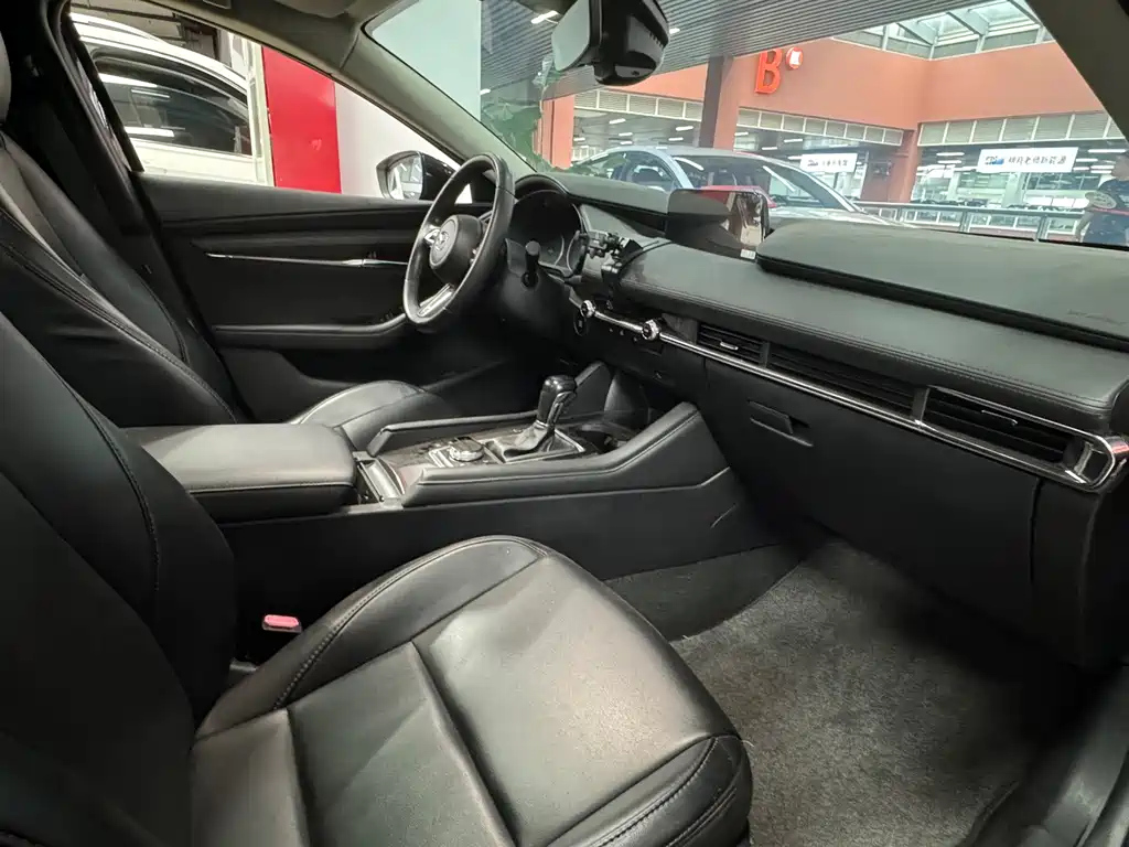 MAZDA 3 AXELA 2021