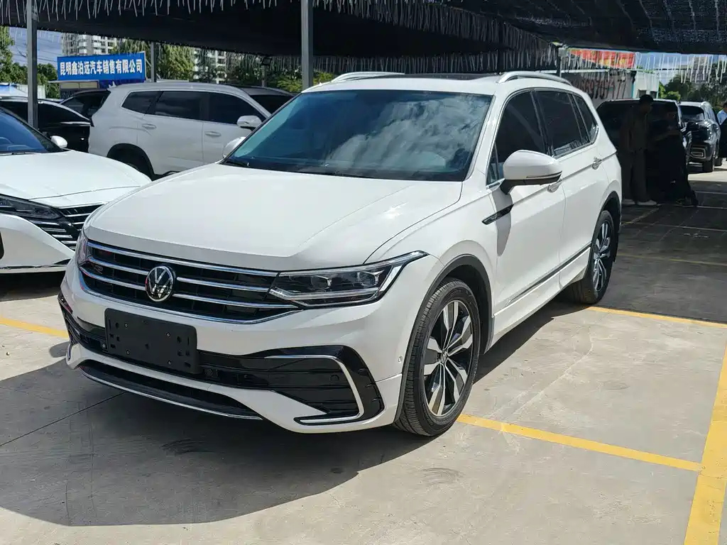VOLKSWAGEN TIGUAN L 2022