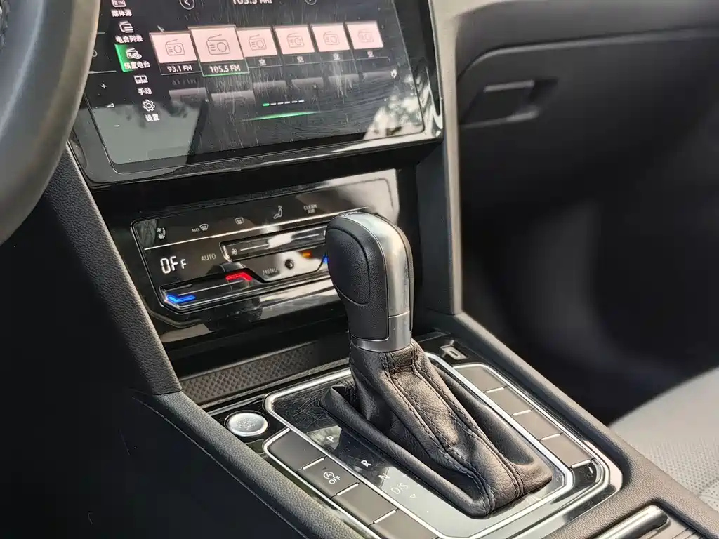 VOLKSWAGEN MAGOTAN 2023