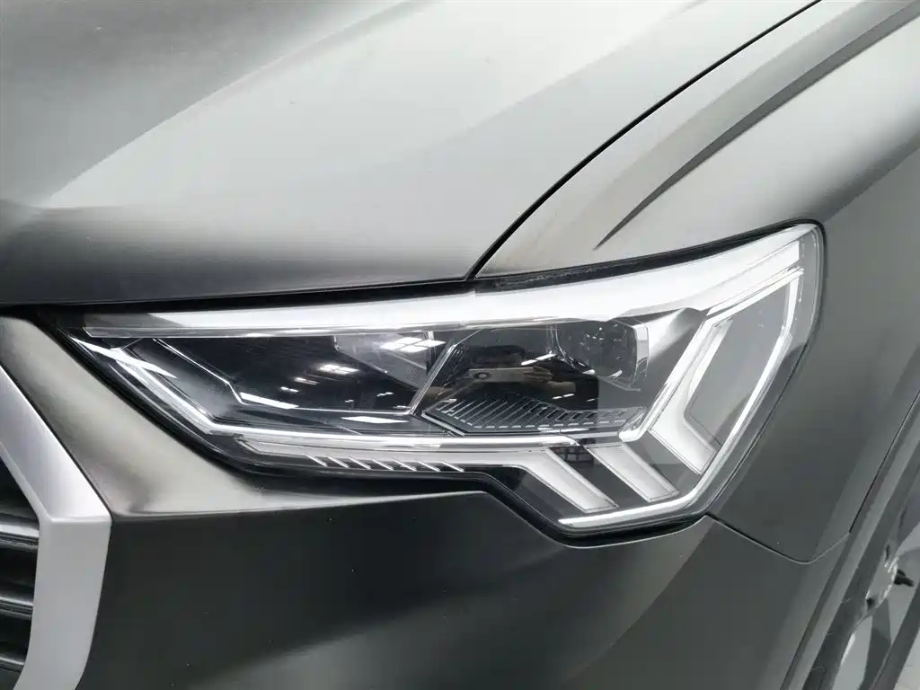 AUDI Q3 2019