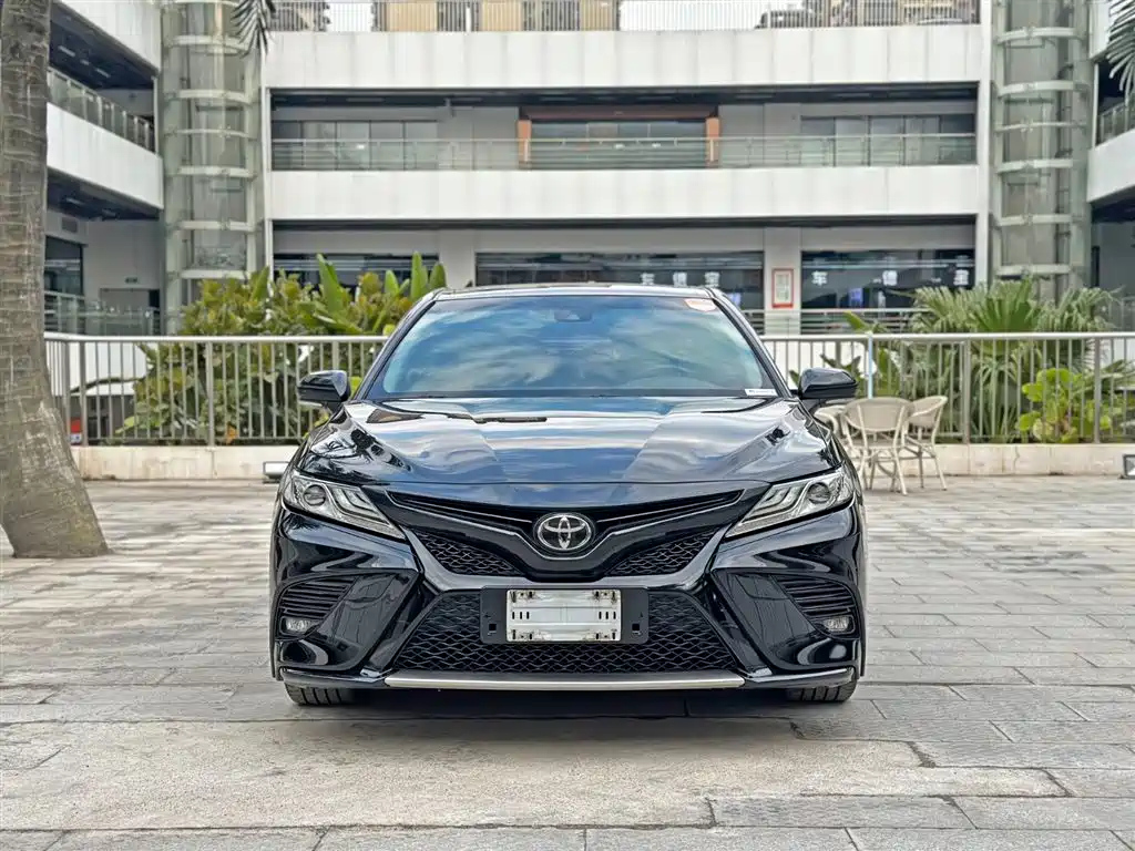 TOYOTA CAMRY 2018