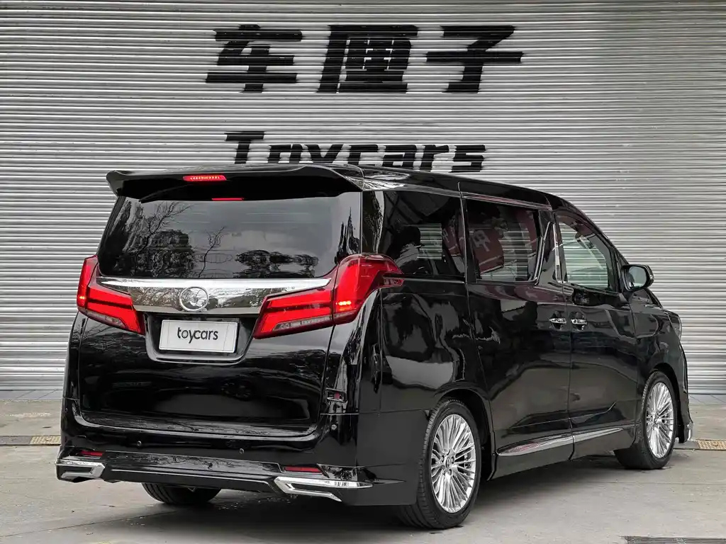 TOYOTA ALPHARD 2011