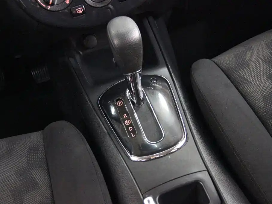 NISSAN TIIDA TIIDA 2015