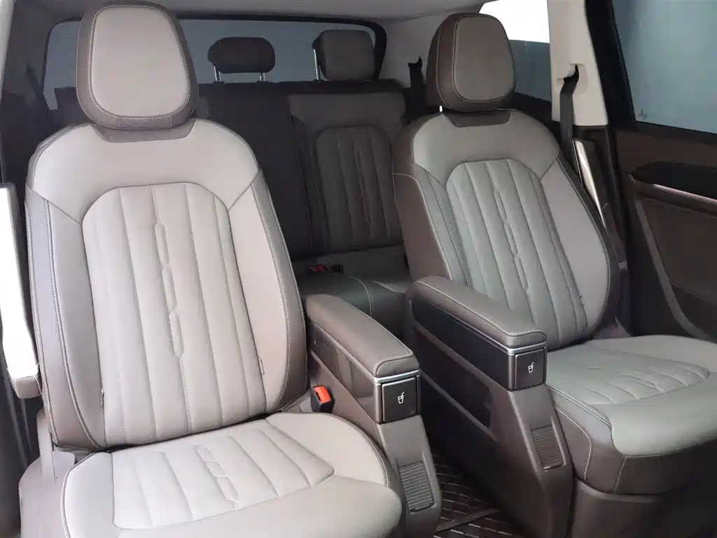 VOLKSWAGEN VILORAN 2024