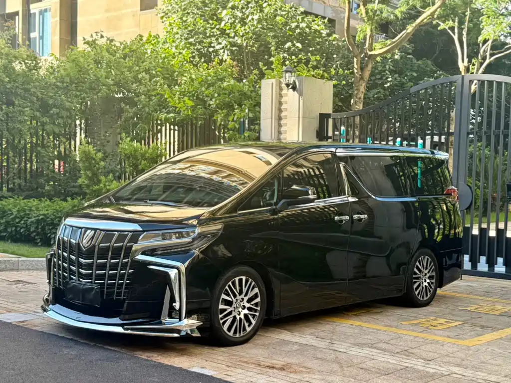 TOYOTA ALPHARD 2018