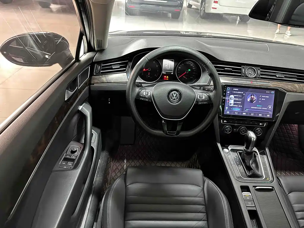 VOLKSWAGEN MAGOTAN 2018