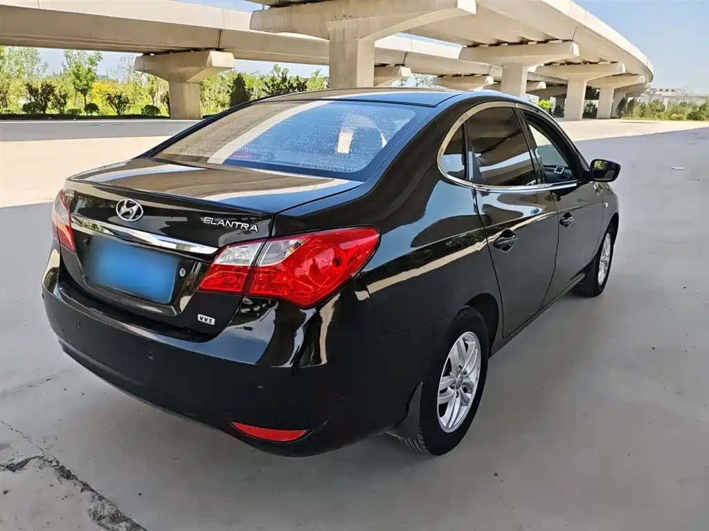 HYUNDAI CELESTA 2011
