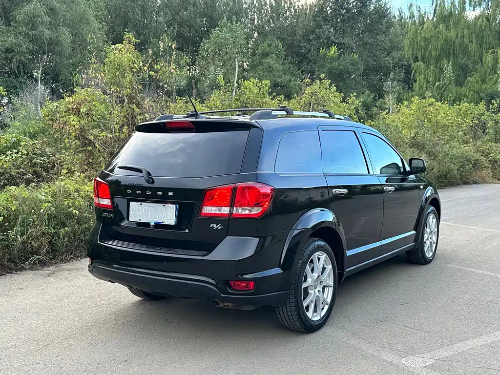 DODGE JCUV 2015