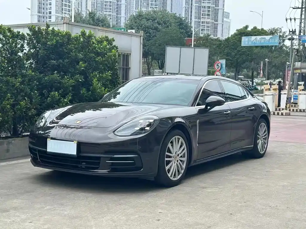 PORSCHE PANAMERA 2017
