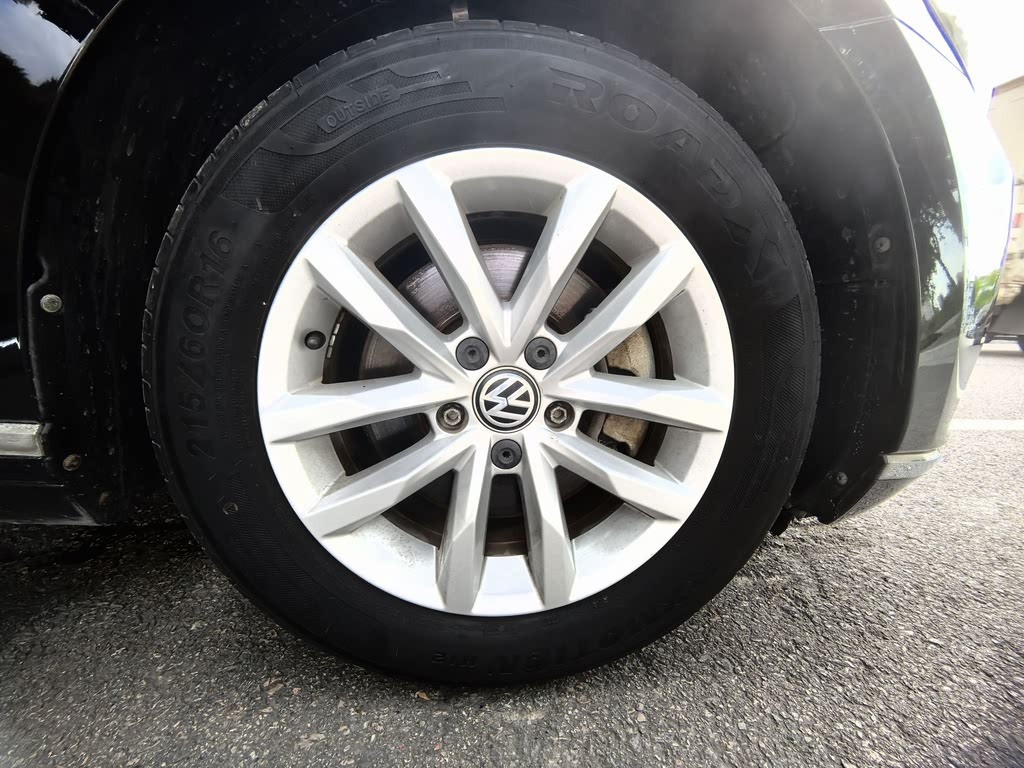 VOLKSWAGEN MAGOTAN 2019