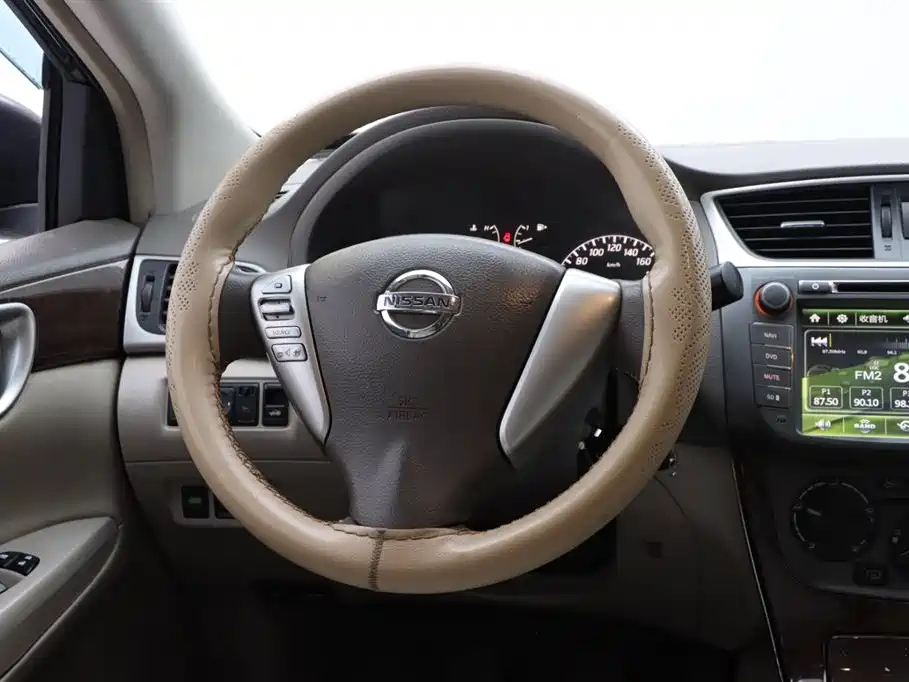NISSAN SYLPHY 2013