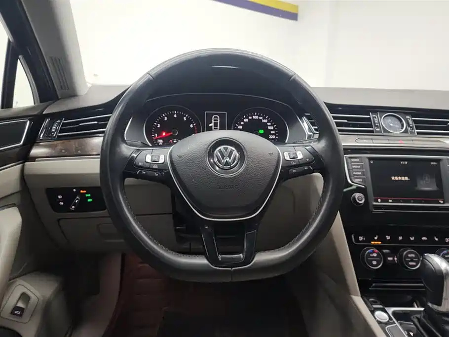 VOLKSWAGEN MAGOTAN 2017