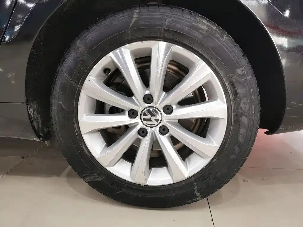 VOLKSWAGEN MAGOTAN 2016