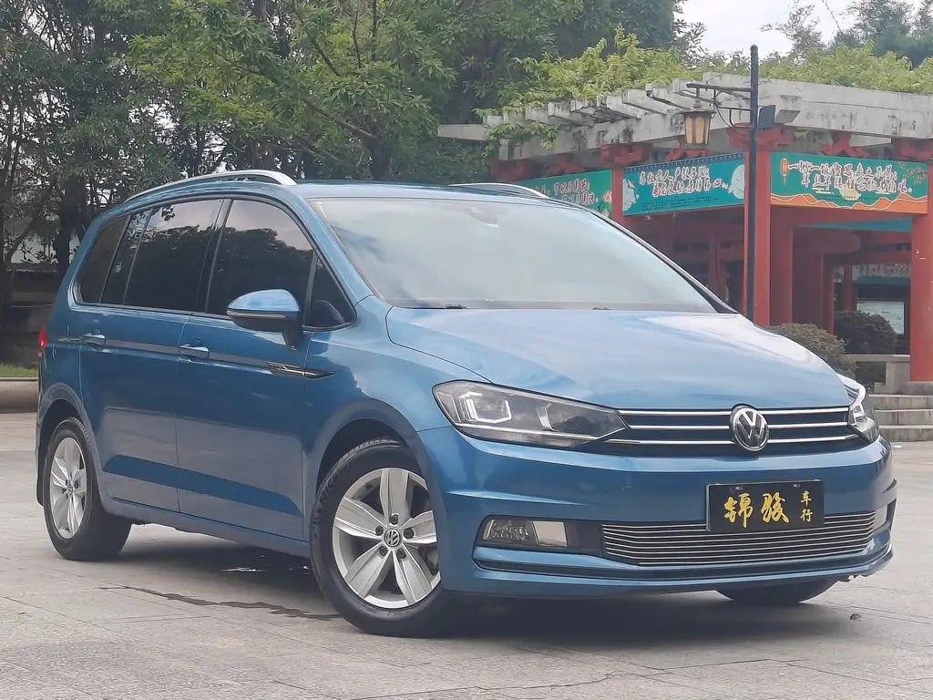 VOLKSWAGEN TOURAN 2018