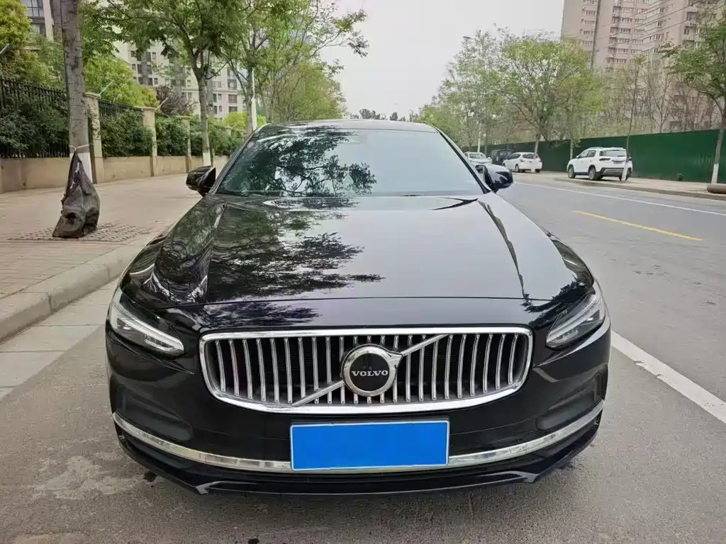 VOLVO S90 2023