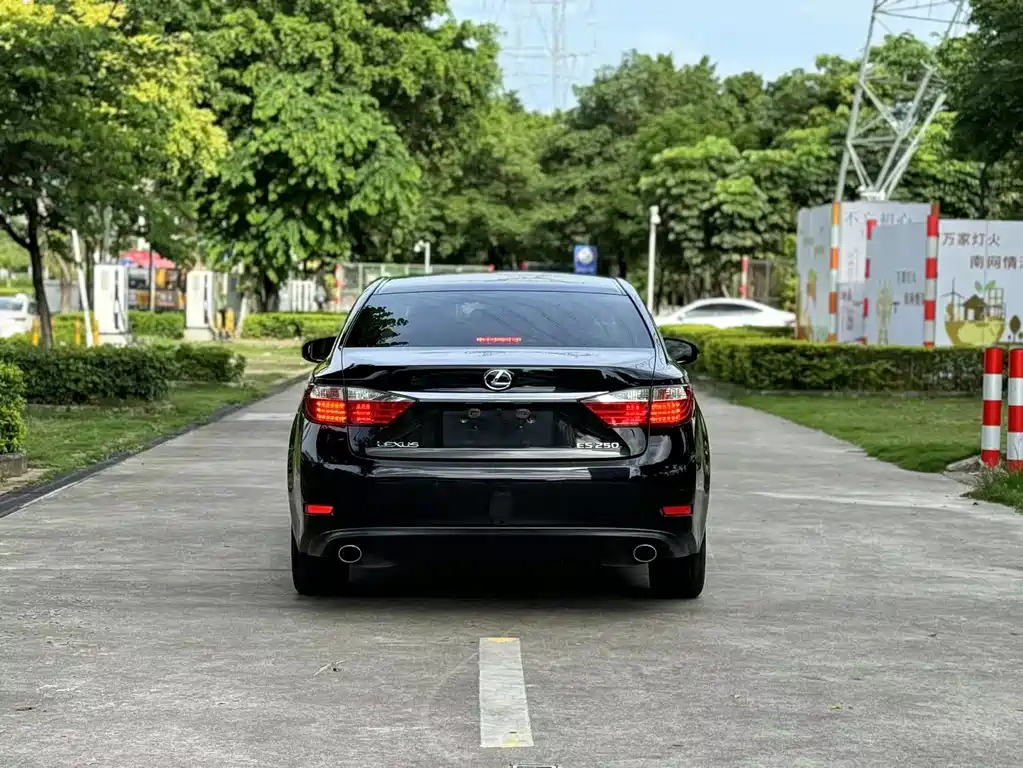 LEXUS ES 2014