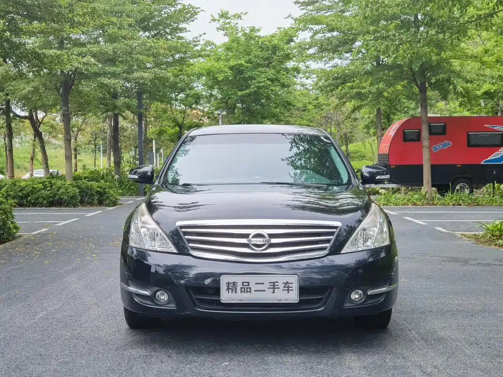 NISSAN TEANA 2010