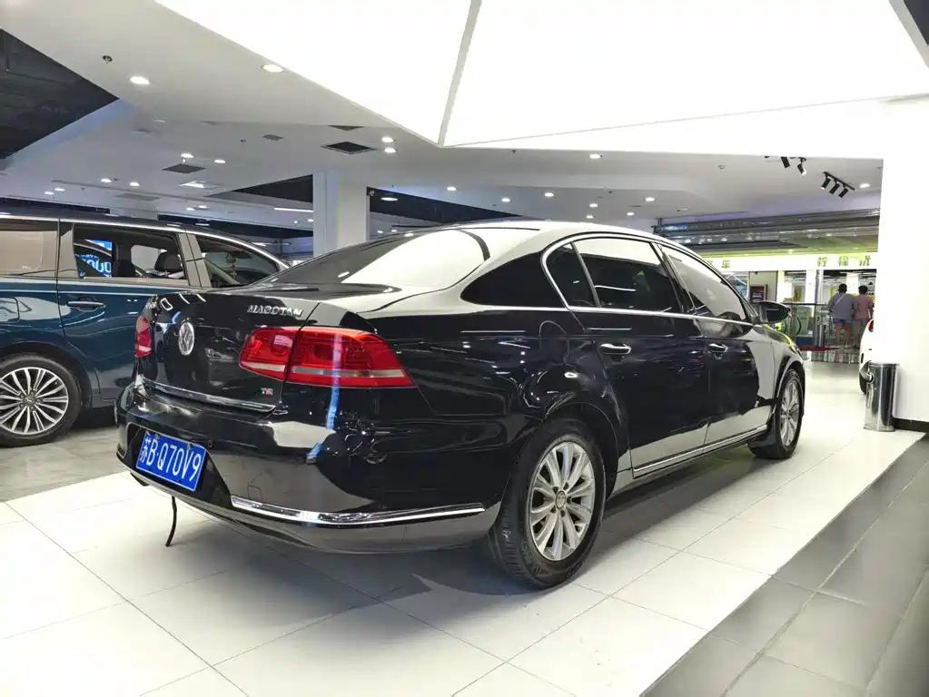 VOLKSWAGEN MAGOTAN 2013