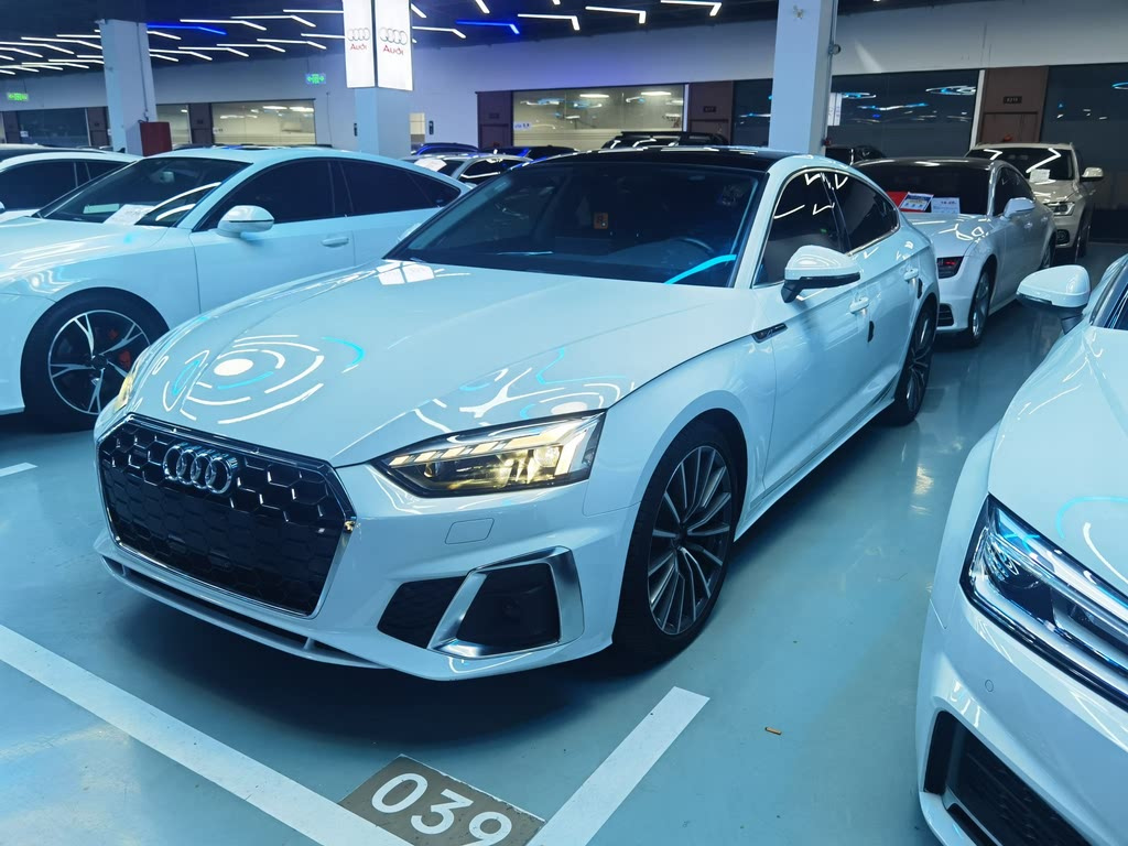 AUDI A5 2022