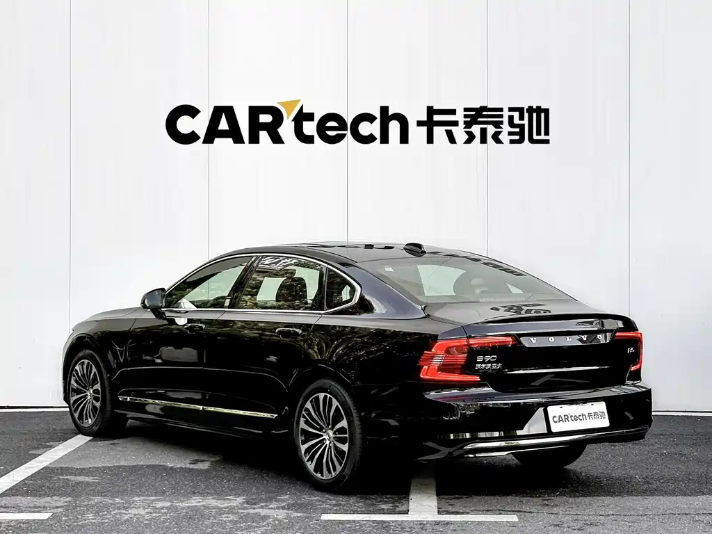VOLVO S90 2024